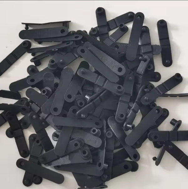 1/4" Black Keychain Connectors 100 Pk.